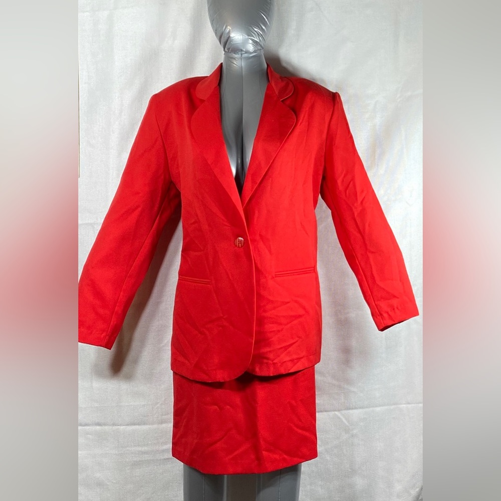 Jaclyn Smith Classics Blazer & Skirt Set size 10